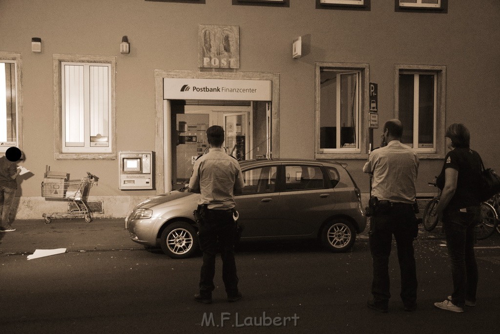 Geldautomat gesprengt Koeln Lindenthal Geibelstr P040.JPG - Miklos Laubert